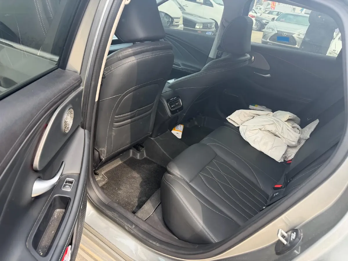 2025 Chery Arrizo 8 1.6T 197HP L4 7DCT,autocango,china used car exporter,china ev exporter,chinese used car exporter,chinese used ev exporter