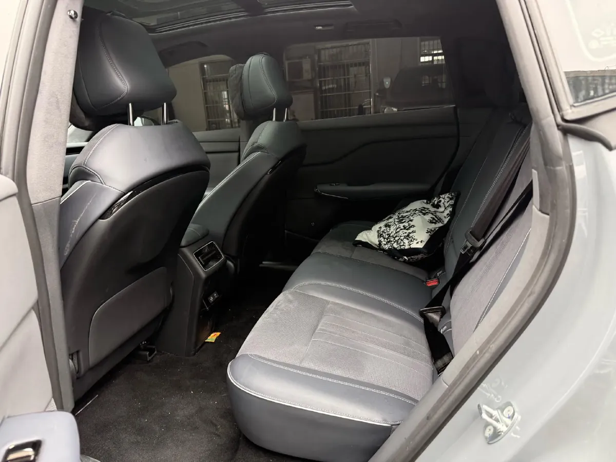 2024 Voyah ZhiYin BEV 79KWH,autocango,china used car exporter,china ev exporter,chinese used car exporter,chinese used ev exporter