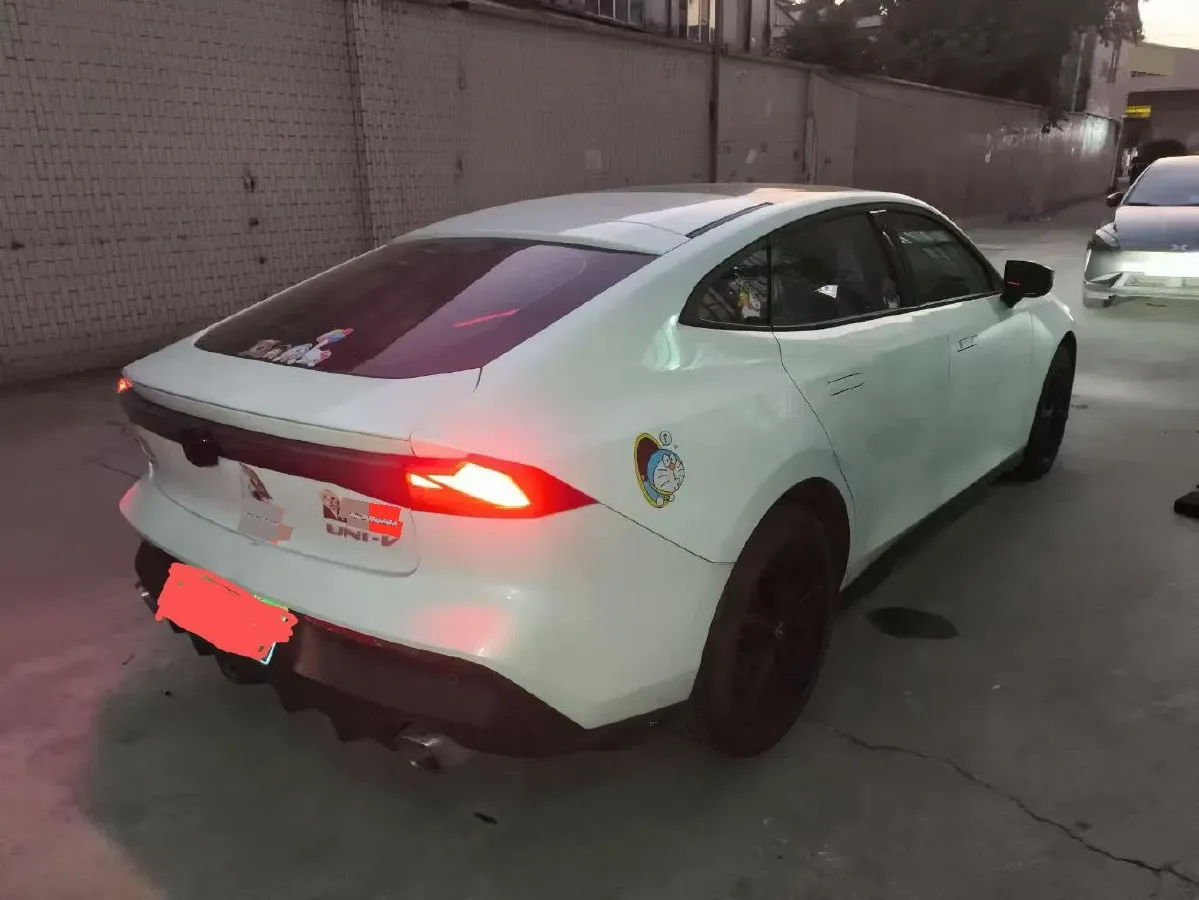 2022 ChangAn UNI-V 1.5T 188HP L4 7DCT,autocango,china used car exporter,china ev exporter,chinese used car exporter,chinese used ev exporter