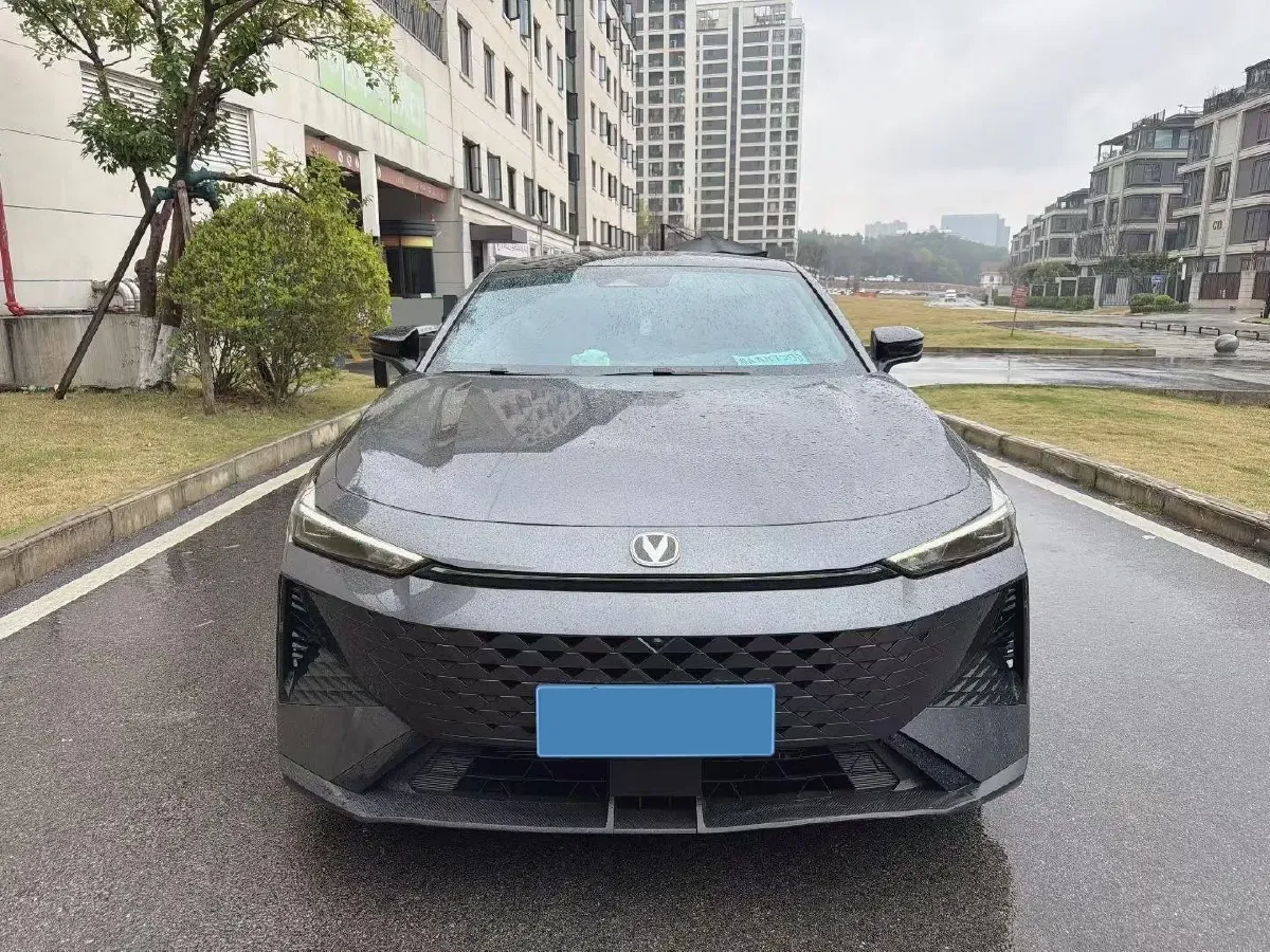 2025 ChangAn UNI-V 1.5T 192HP L4 7DCT,autocango,china used car exporter,china ev exporter,chinese used car exporter,chinese used ev exporter