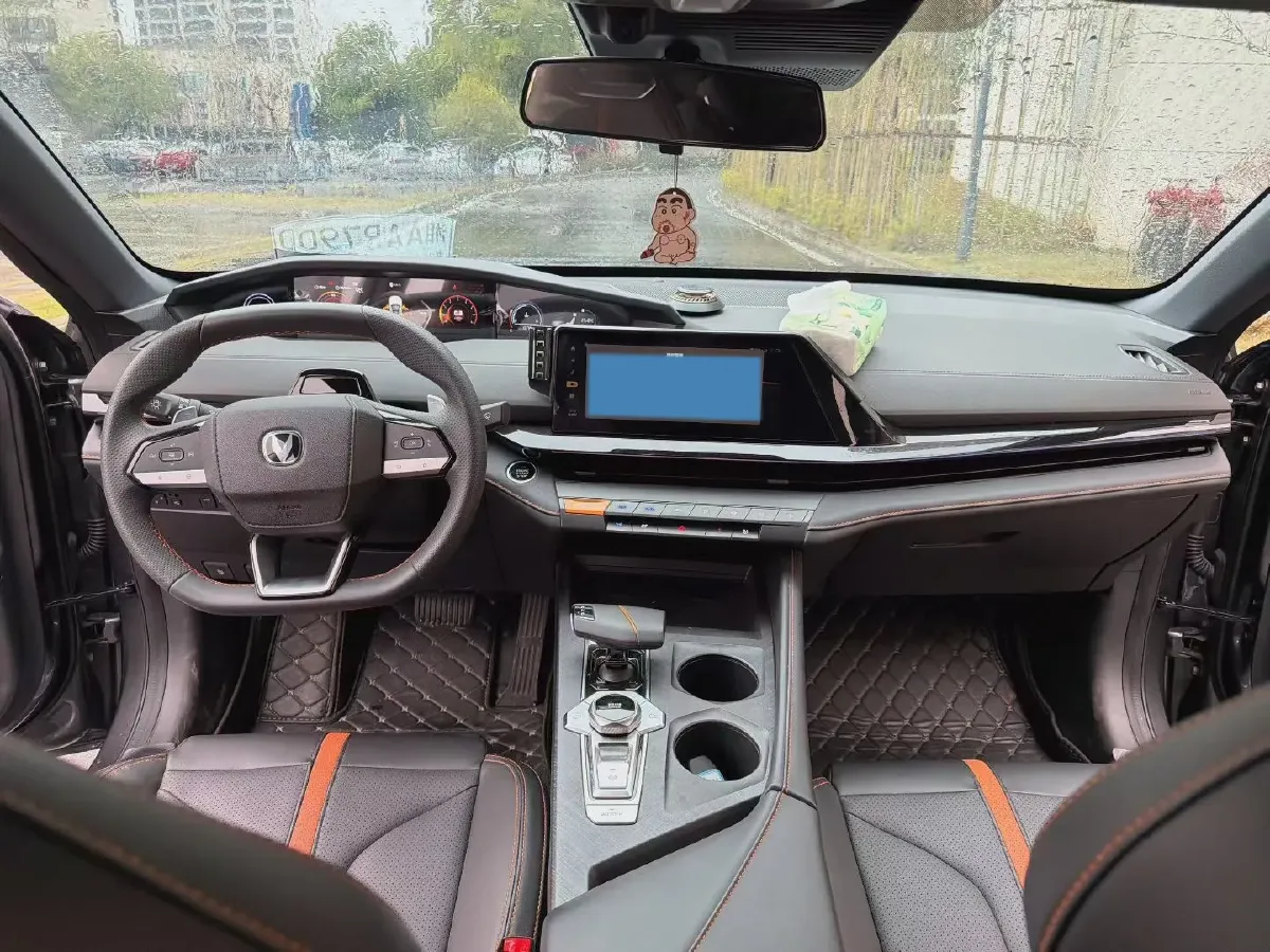 2025 ChangAn UNI-V 1.5T 192HP L4 7DCT,autocango,china used car exporter,china ev exporter,chinese used car exporter,chinese used ev exporter