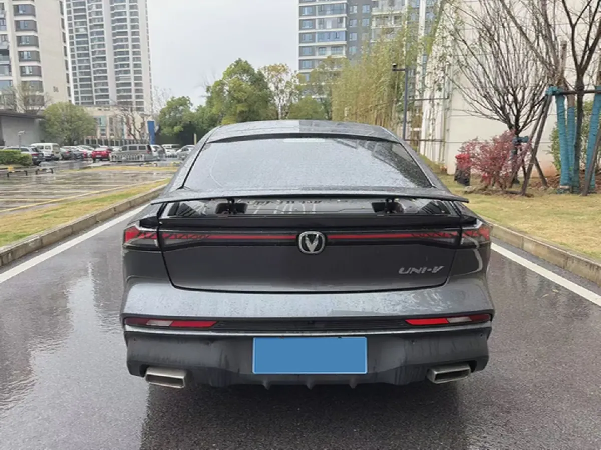 2025 ChangAn UNI-V 1.5T 192HP L4 7DCT,autocango,china used car exporter,china ev exporter,chinese used car exporter,chinese used ev exporter