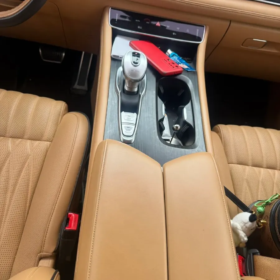 2022 Voyah Dream 1.5T 136HP L4 PHEV 25.57KWH,autocango,china used car exporter,china ev exporter,chinese used car exporter,chinese used ev exporter