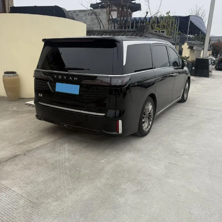 2022 Voyah Dream 1.5T 136HP L4 PHEV 25.57KWH,autocango,china used car exporter,china ev exporter,chinese used car exporter,chinese used ev exporter