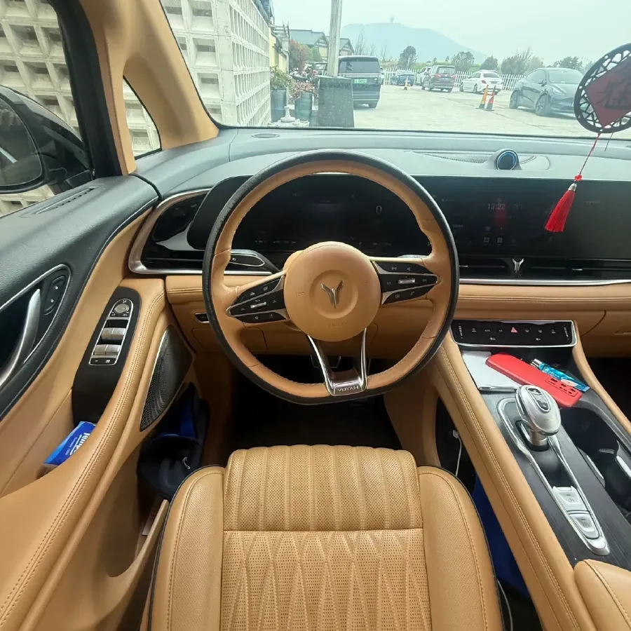 2022 Voyah Dream 1.5T 136HP L4 PHEV 25.57KWH,autocango,china used car exporter,china ev exporter,chinese used car exporter,chinese used ev exporter