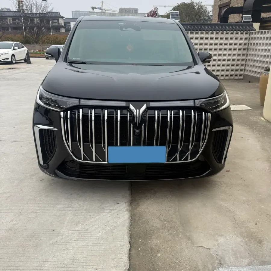 2022 Voyah Dream 1.5T 136HP L4 PHEV 25.57KWH,autocango,china used car exporter,china ev exporter,chinese used car exporter,chinese used ev exporter