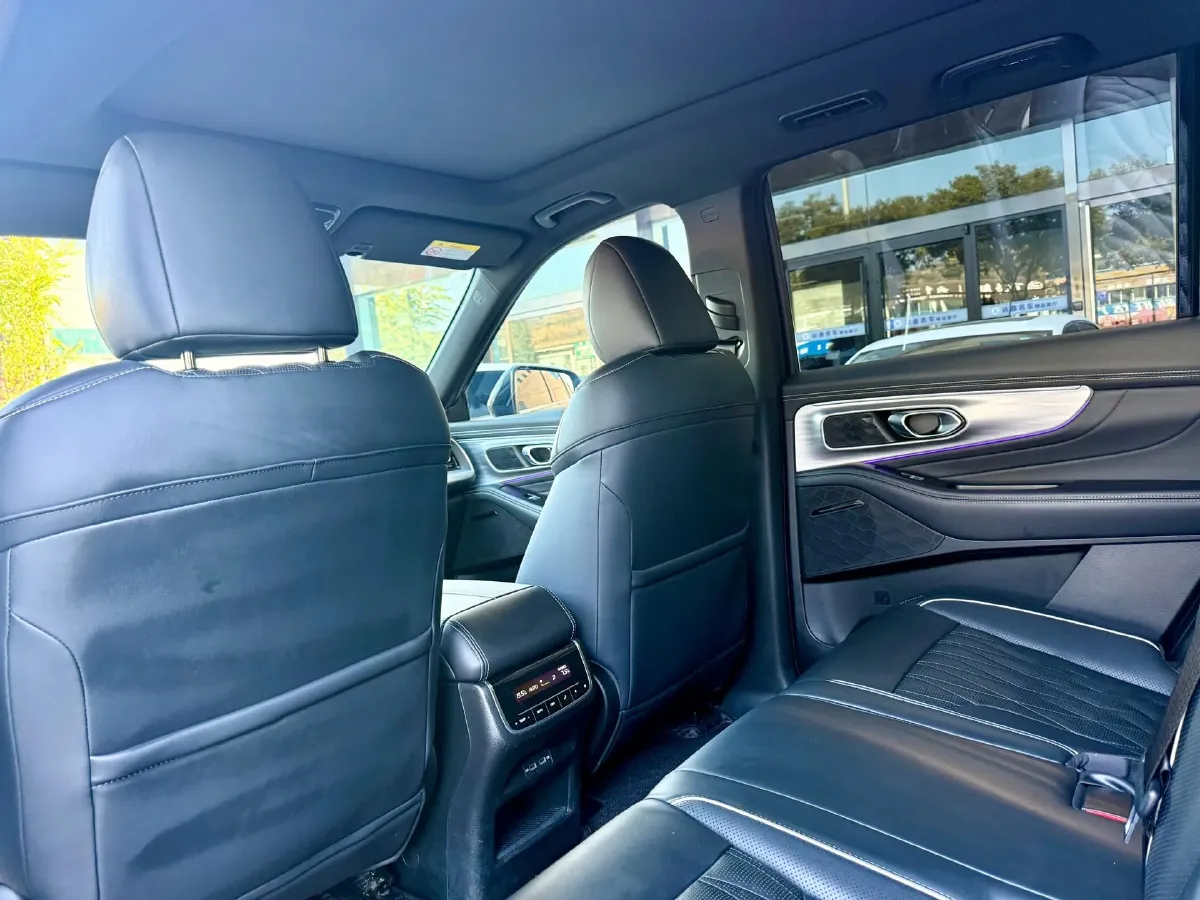 2022 GAC Trumpchi GS8 2.0T 252HP L4 8AT,autocango,china used car exporter,china ev exporter,chinese used car exporter,chinese used ev exporter