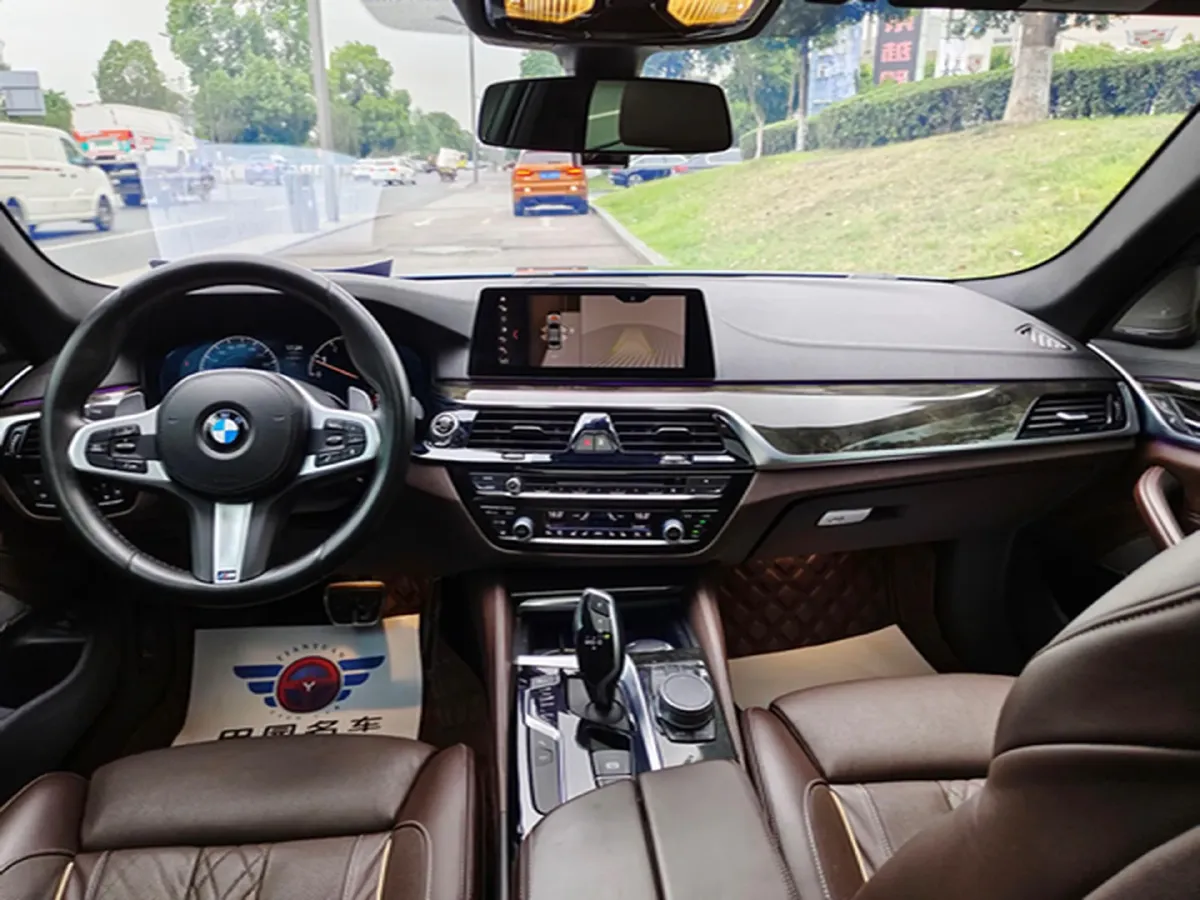 2019 BMW 5 Series 3.0T 340HP L6 8AT,autocango,china used car exporter,china ev exporter,chinese used car exporter,chinese used ev exporter