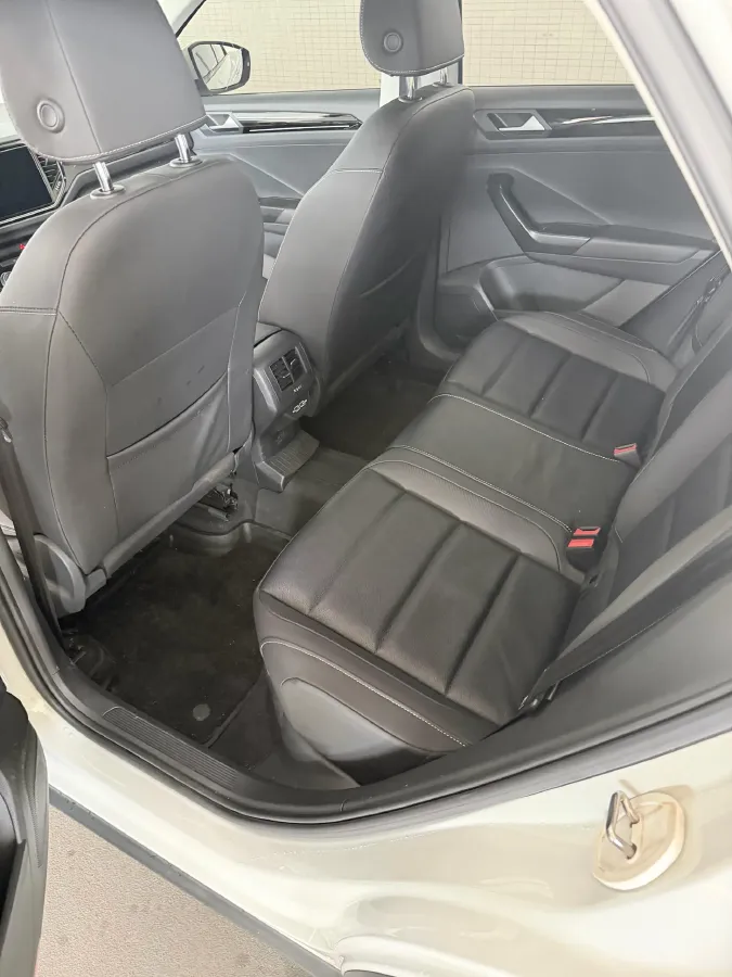 2022 Volkswagen T-Roc 1.4T 150HP L4 7DCT,autocango,china used car exporter,china ev exporter,chinese used car exporter,chinese used ev exporter