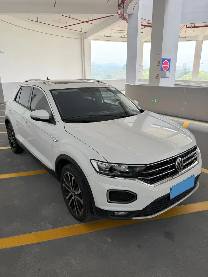 2022 Volkswagen T-Roc 1.4T 150HP L4 7DCT,autocango,china used car exporter,china ev exporter,chinese used car exporter,chinese used ev exporter