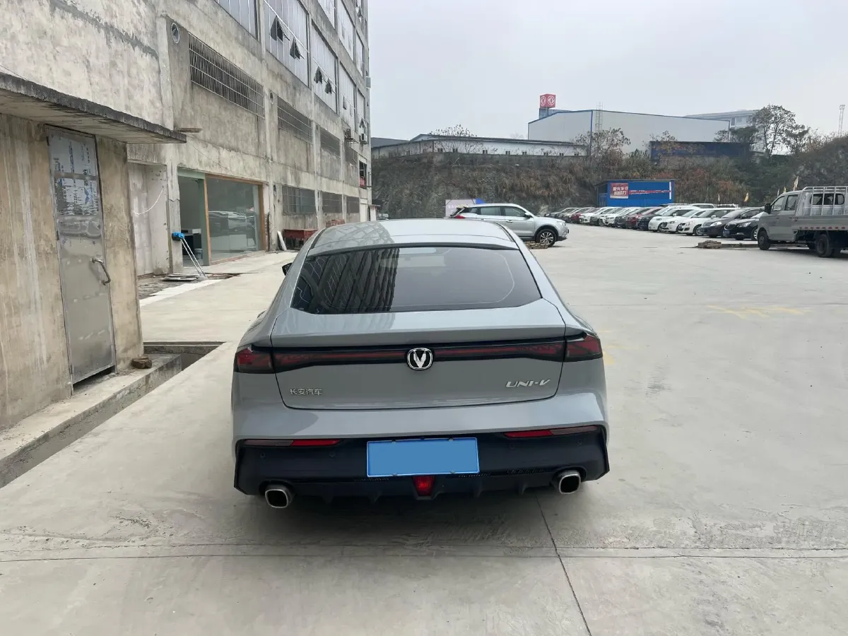 2022 ChangAn UNI-V 1.5T 188HP L4 7DCT,autocango,china used car exporter,china ev exporter,chinese used car exporter,chinese used ev exporter