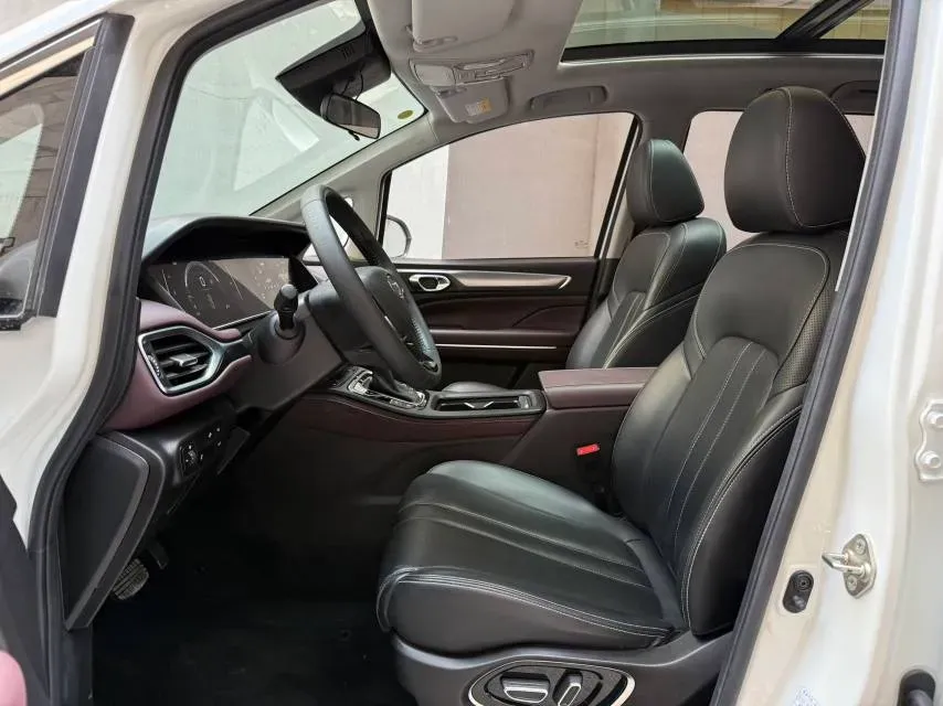 2021 GAC Trumpchi M6 1.5T 169HP L4 7DCT,autocango,china used car exporter,china ev exporter,chinese used car exporter,chinese used ev exporter