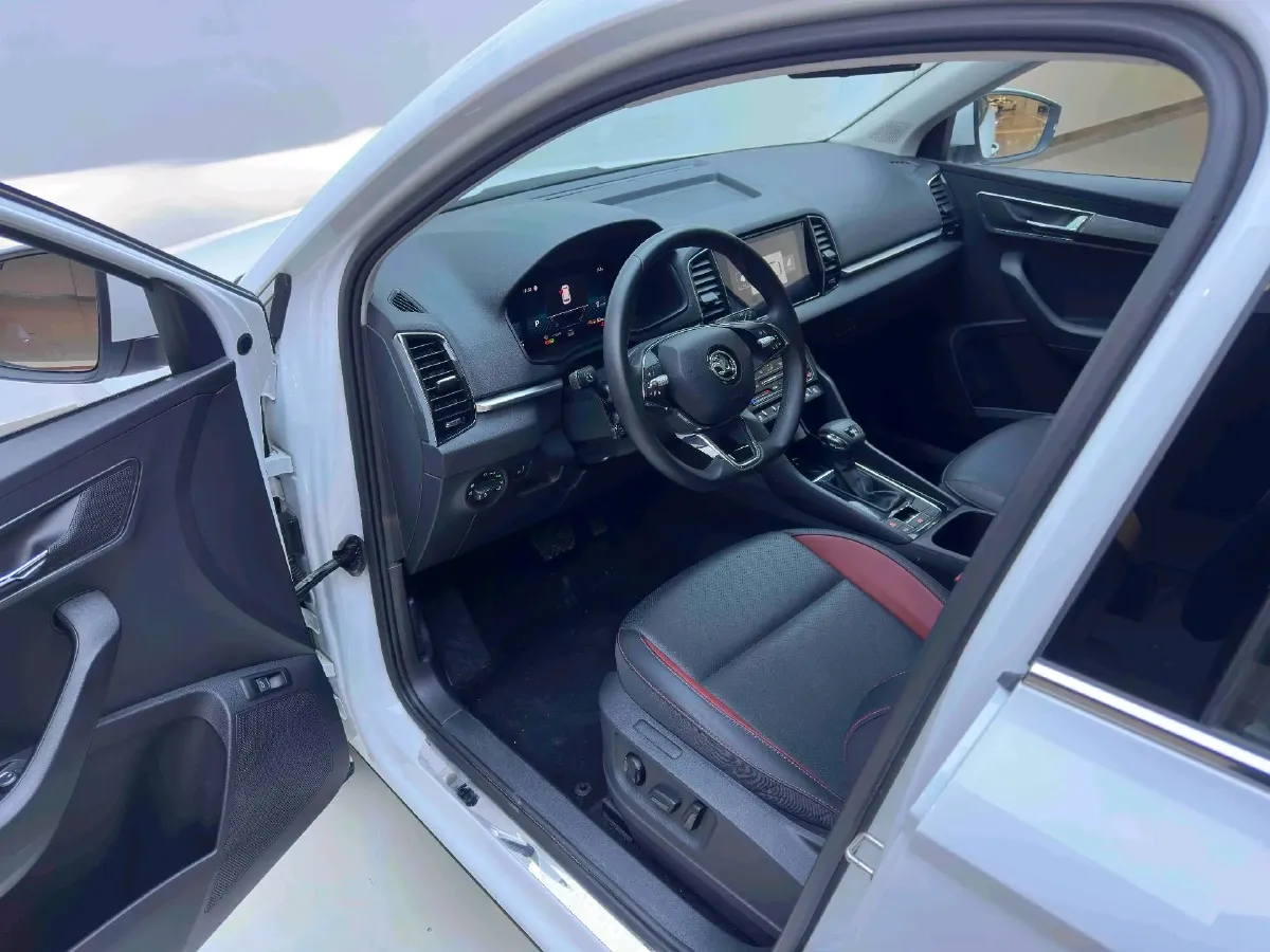 2021 Skoda Karoq 1.4T 150HP L4 7DCT,autocango,china used car exporter,china ev exporter,chinese used car exporter,chinese used ev exporter