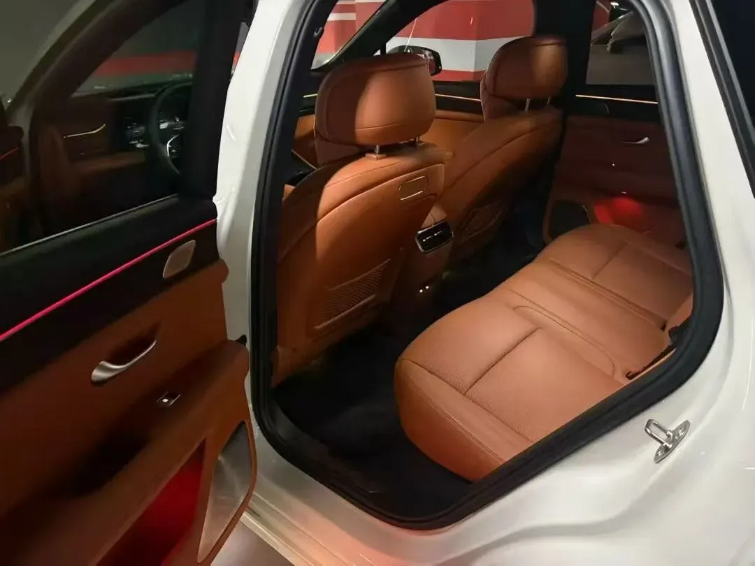 2025 AITO AITO M5 1.5T 152HP L4 REEV 42KWH,autocango,china used car exporter,china ev exporter,chinese used car exporter,chinese used ev exporter