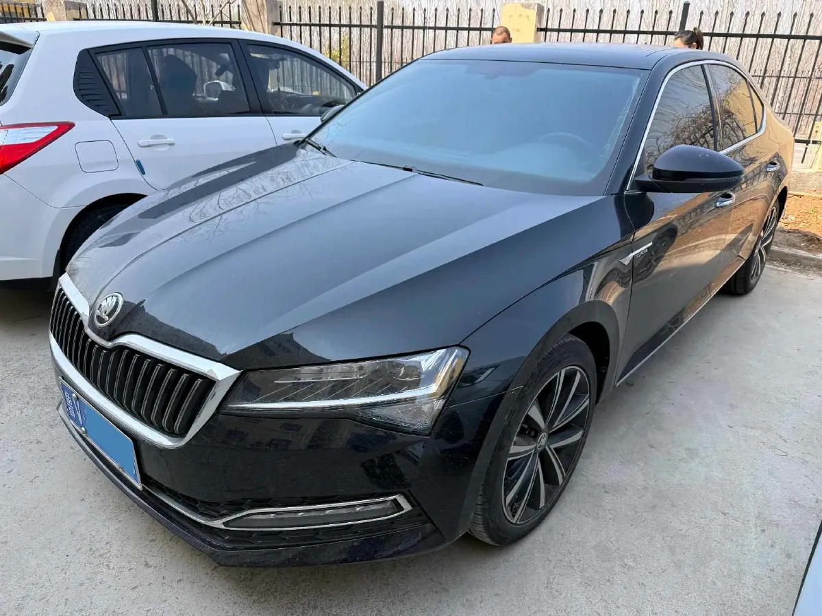 2023 Skoda Superb 1.4T 150HP L4 7DCT,autocango,china used car exporter,china ev exporter,chinese used car exporter,chinese used ev exporter