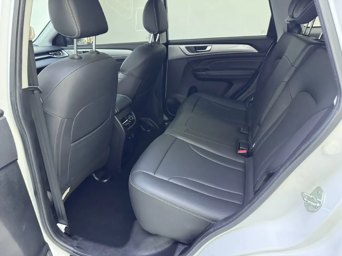 2021 Haval M6 1.5T 150HP L4 7DCT,autocango,china used car exporter,china ev exporter,chinese used car exporter,chinese used ev exporter