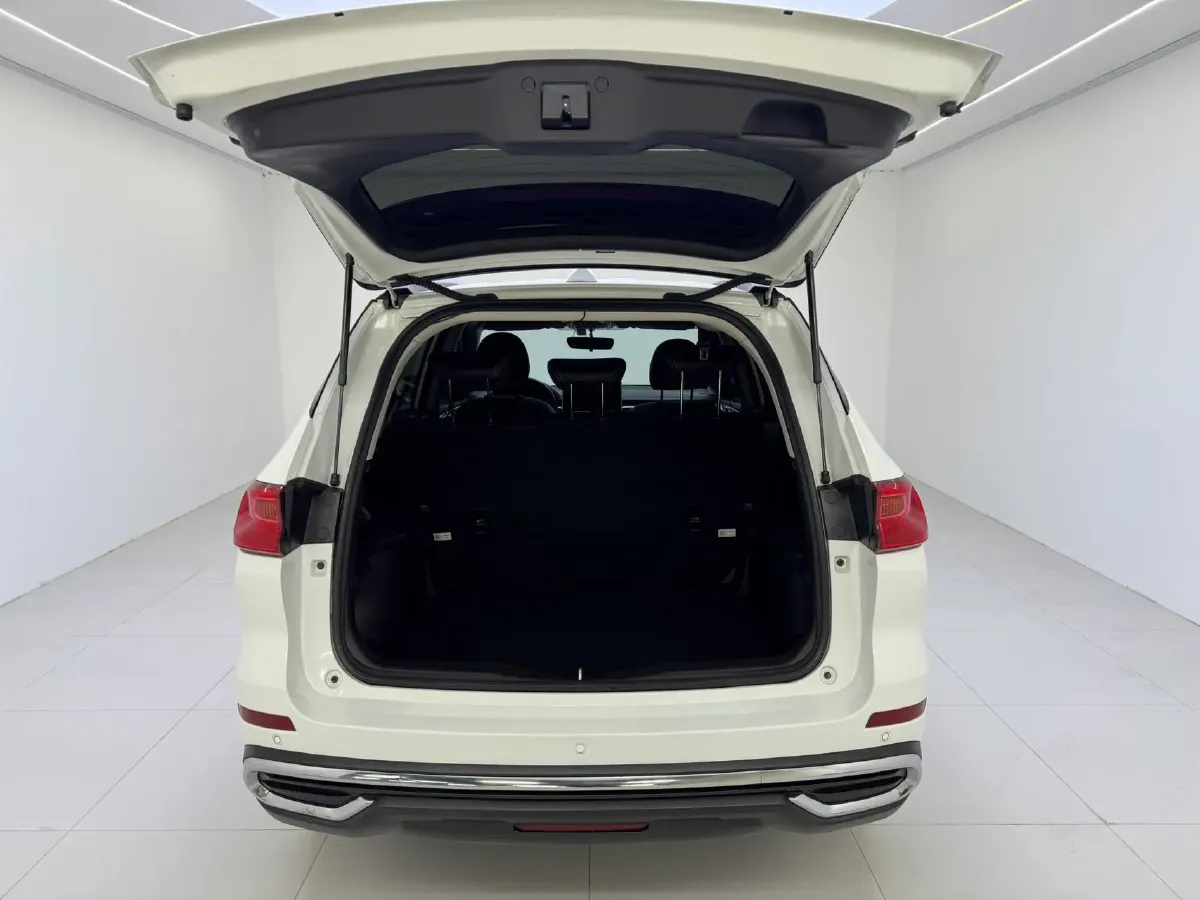 2021 Haval M6 1.5T 150HP L4 7DCT,autocango,china used car exporter,china ev exporter,chinese used car exporter,chinese used ev exporter