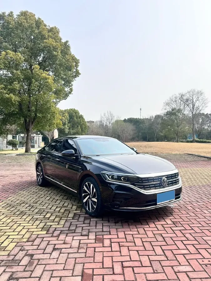 2022 Volkswagen Passat 2.0T 220HP L4 7DCT,autocango,china used car exporter,china ev exporter,chinese used car exporter,chinese used ev exporter