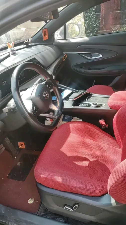 2022 ChangAn UNI-T 1.5T 188HP L4 7DCT,autocango,china used car exporter,china ev exporter,chinese used car exporter,chinese used ev exporter