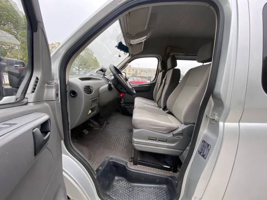 2013 MAXUS XinTu V80 2.5T 136HP L4 5MT,autocango,china used car exporter,china ev exporter,chinese used car exporter,chinese used ev exporter