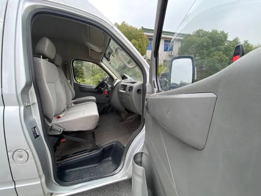 2013 MAXUS XinTu V80 2.5T 136HP L4 5MT,autocango,china used car exporter,china ev exporter,chinese used car exporter,chinese used ev exporter