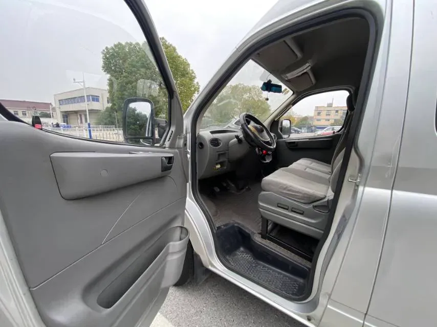 2013 MAXUS XinTu V80 2.5T 136HP L4 5MT,autocango,china used car exporter,china ev exporter,chinese used car exporter,chinese used ev exporter