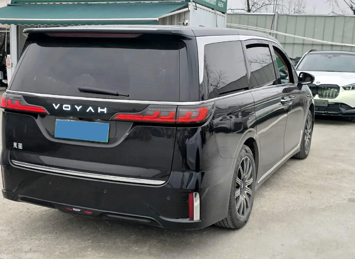 2025 Voyah Dream BEV 108.7KWH,autocango,china used car exporter,china ev exporter,chinese used car exporter,chinese used ev exporter