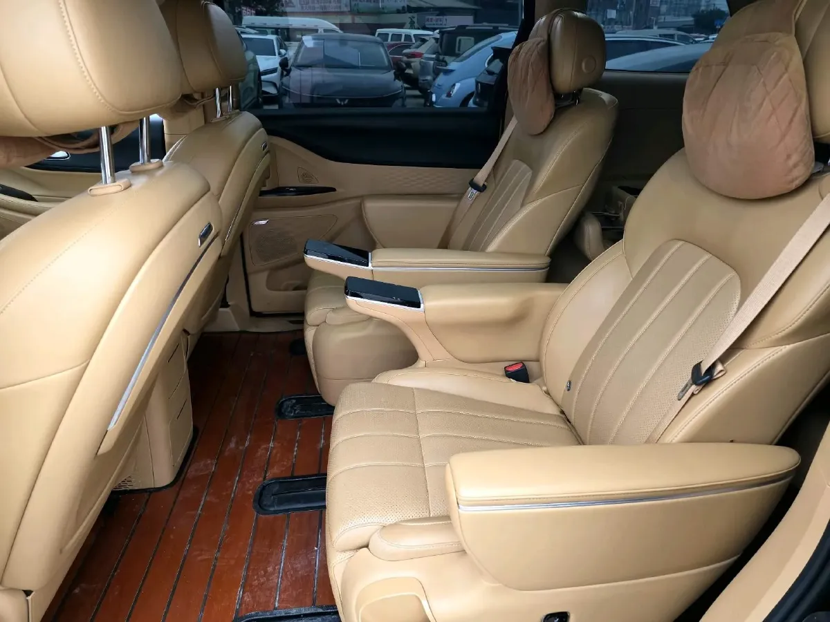 2025 Voyah Dream BEV 108.7KWH,autocango,china used car exporter,china ev exporter,chinese used car exporter,chinese used ev exporter