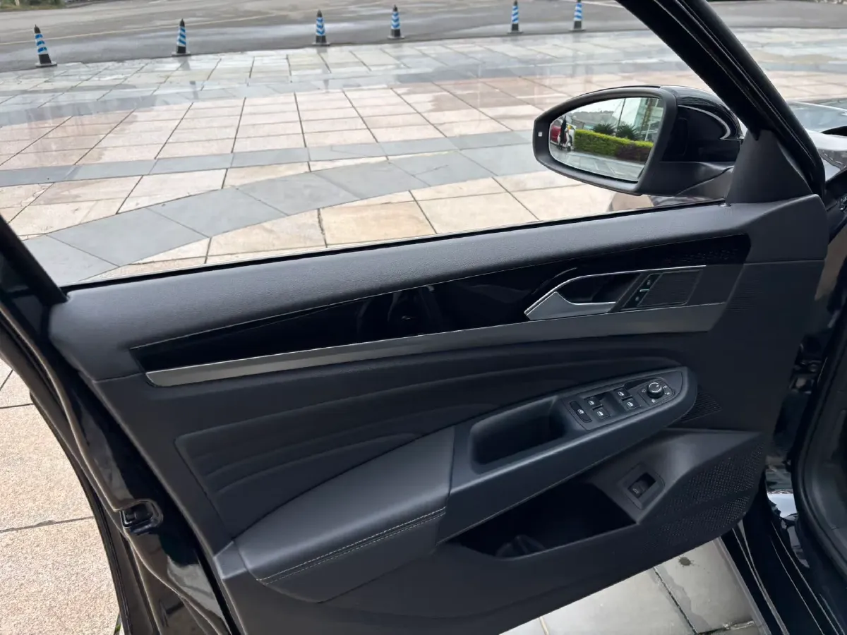 2023 Volkswagen Passat 2.0T 186HP L4 7DCT,autocango,china used car exporter,china ev exporter,chinese used car exporter,chinese used ev exporter