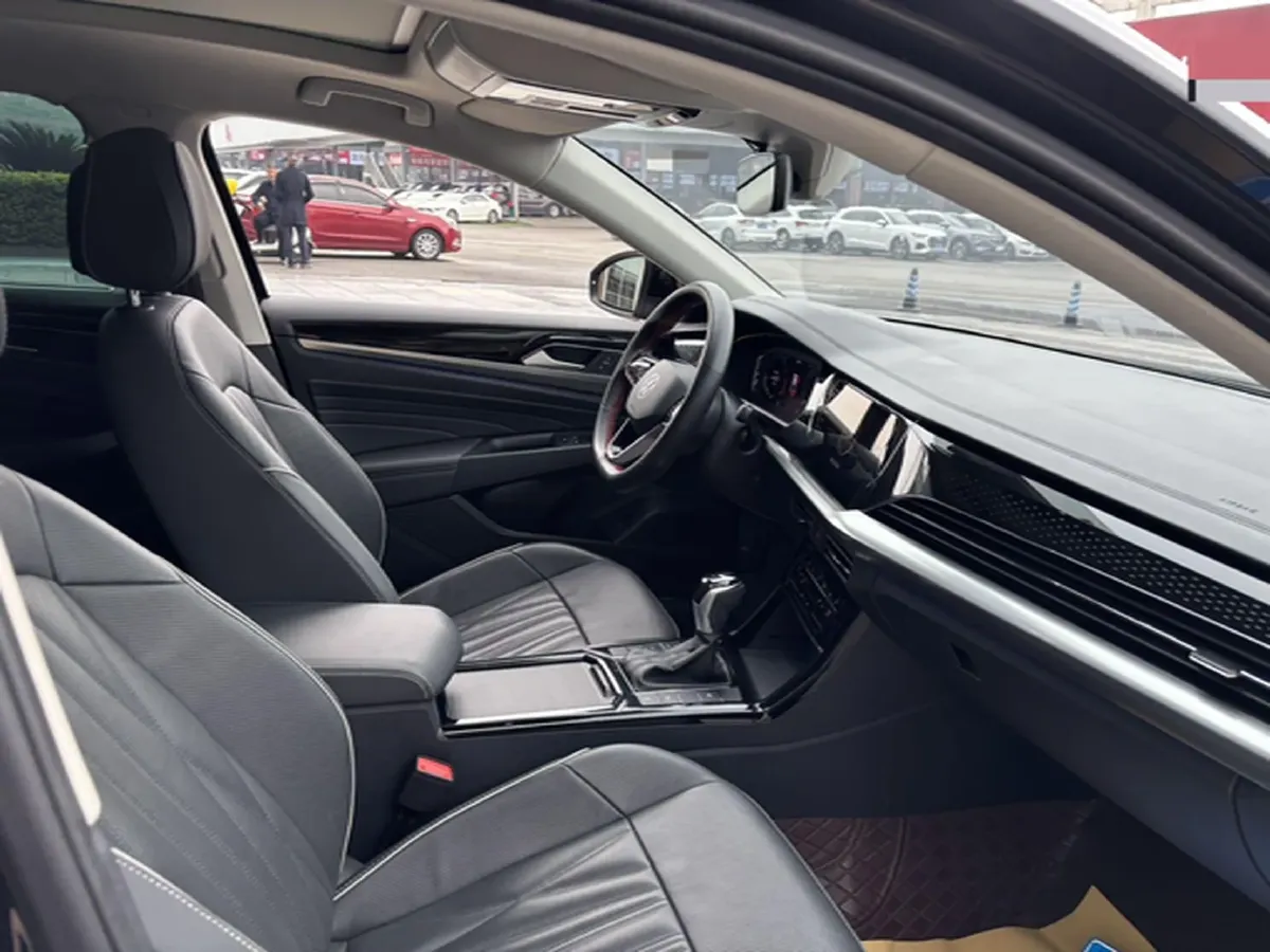 2023 Volkswagen Passat 2.0T 186HP L4 7DCT,autocango,china used car exporter,china ev exporter,chinese used car exporter,chinese used ev exporter