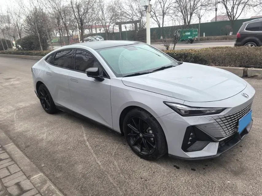 2022 ChangAn UNI-V 1.5T 188HP L4 7DCT,autocango,china used car exporter,china ev exporter,chinese used car exporter,chinese used ev exporter