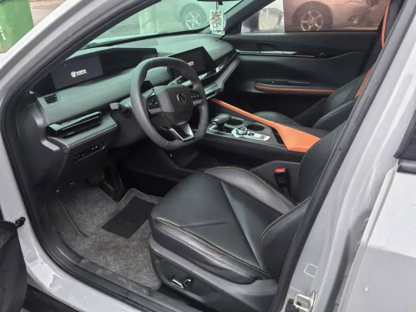 2022 ChangAn UNI-V 1.5T 188HP L4 7DCT,autocango,china used car exporter,china ev exporter,chinese used car exporter,chinese used ev exporter