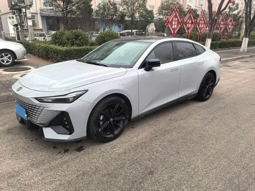 2022 ChangAn UNI-V 1.5T 188HP L4 7DCT,autocango,china used car exporter,china ev exporter,chinese used car exporter,chinese used ev exporter