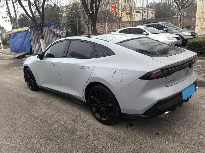 2022 ChangAn UNI-V 1.5T 188HP L4 7DCT,autocango,china used car exporter,china ev exporter,chinese used car exporter,chinese used ev exporter