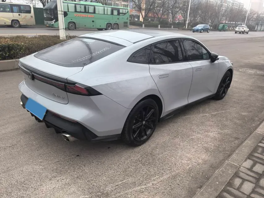 2022 ChangAn UNI-V 1.5T 188HP L4 7DCT,autocango,china used car exporter,china ev exporter,chinese used car exporter,chinese used ev exporter