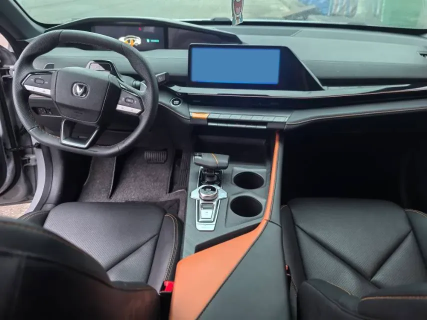 2022 ChangAn UNI-V 1.5T 188HP L4 7DCT,autocango,china used car exporter,china ev exporter,chinese used car exporter,chinese used ev exporter