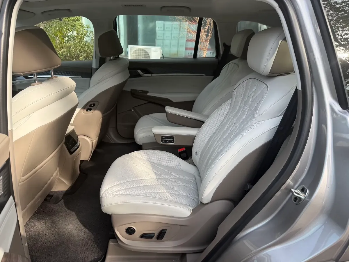 2023 Roewe RX9 2.0T 242HP L4 9AT,autocango,china used car exporter,china ev exporter,chinese used car exporter,chinese used ev exporter