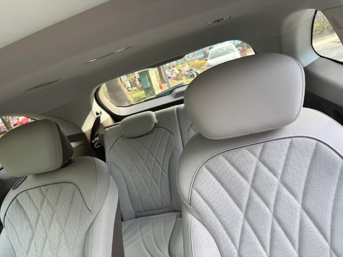 2023 Roewe RX9 2.0T 242HP L4 9AT,autocango,china used car exporter,china ev exporter,chinese used car exporter,chinese used ev exporter