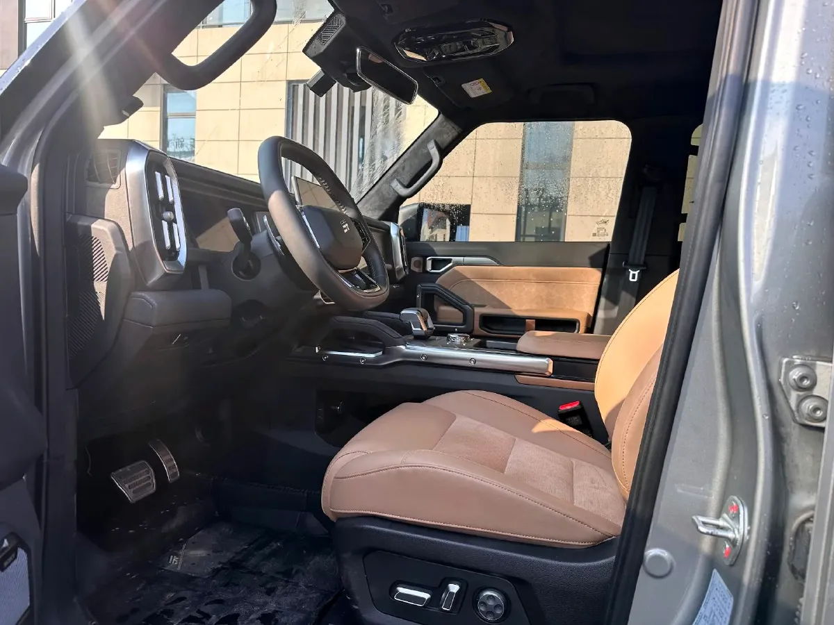 2023 Jetour Traveller 2.0T 254HP L4 7DCT,autocango,china used car exporter,china ev exporter,chinese used car exporter,chinese used ev exporter