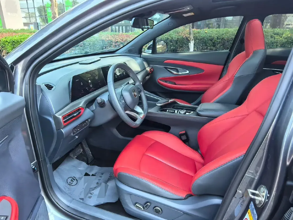 2021 ChangAn UNI-T 1.5T 180HP L4 7DCT,autocango,china used car exporter,china ev exporter,chinese used car exporter,chinese used ev exporter