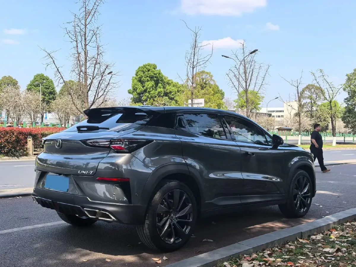 2021 ChangAn UNI-T 1.5T 180HP L4 7DCT,autocango,china used car exporter,china ev exporter,chinese used car exporter,chinese used ev exporter