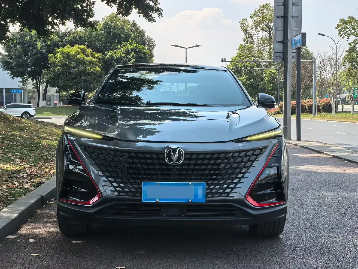 2021 ChangAn UNI-T 1.5T 180HP L4 7DCT,autocango,china used car exporter,china ev exporter,chinese used car exporter,chinese used ev exporter