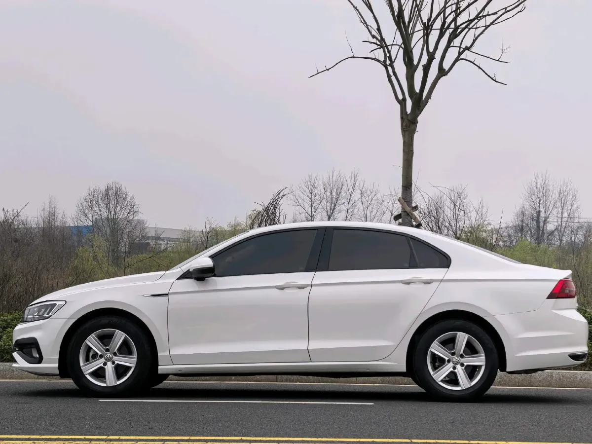 2019 Volkswagen T-Cross 1.4T 150HP L4 7DCT,autocango,china used car exporter,china ev exporter,chinese used car exporter,chinese used ev exporter