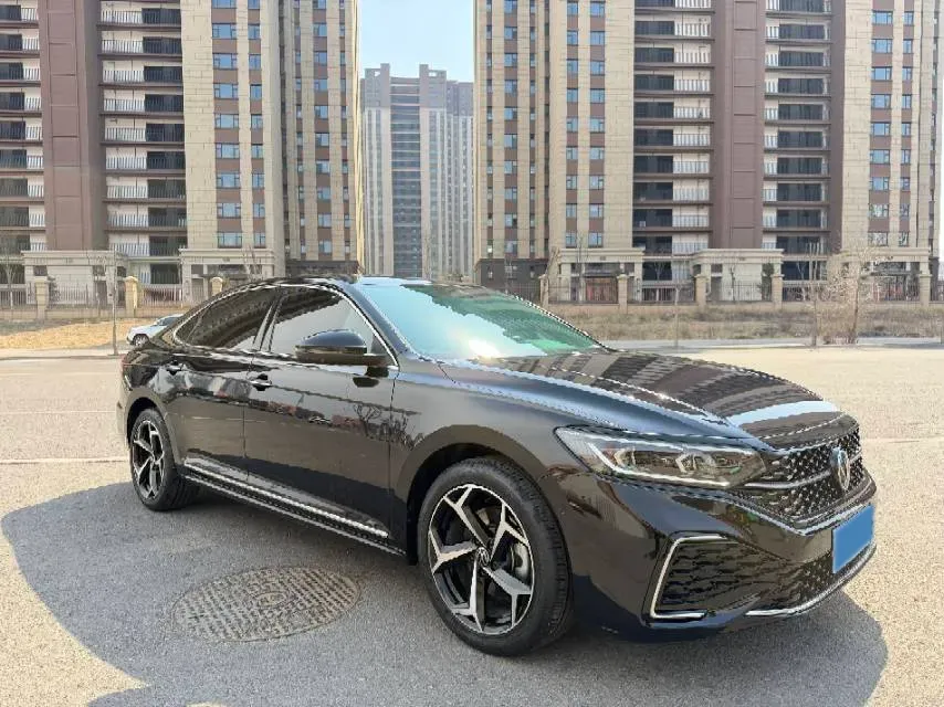 2024 Volkswagen Passat 2.0T 220HP L4 7DCT,autocango,china used car exporter,china ev exporter,chinese used car exporter,chinese used ev exporter