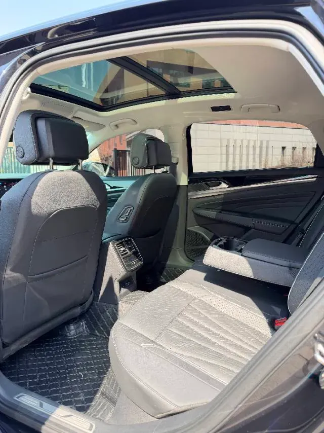 2024 Volkswagen Passat 2.0T 220HP L4 7DCT,autocango,china used car exporter,china ev exporter,chinese used car exporter,chinese used ev exporter