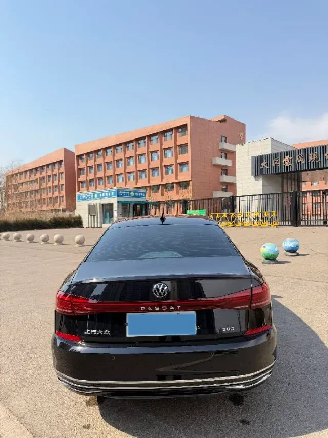 2024 Volkswagen Passat 2.0T 220HP L4 7DCT,autocango,china used car exporter,china ev exporter,chinese used car exporter,chinese used ev exporter