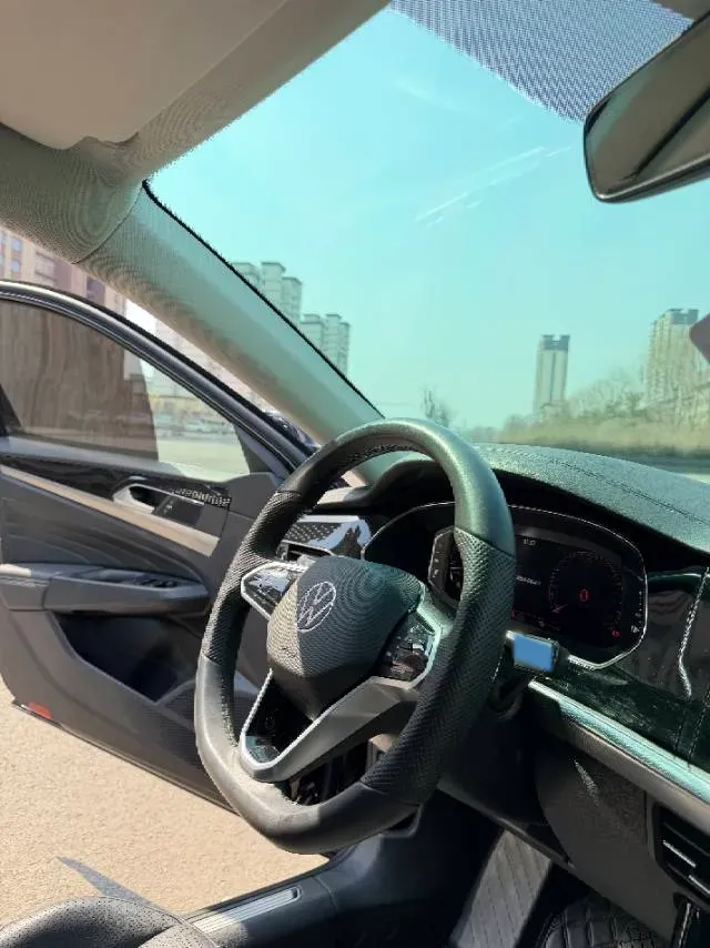 2024 Volkswagen Passat 2.0T 220HP L4 7DCT,autocango,china used car exporter,china ev exporter,chinese used car exporter,chinese used ev exporter