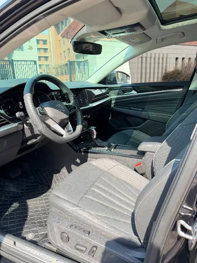 2024 Volkswagen Passat 2.0T 220HP L4 7DCT,autocango,china used car exporter,china ev exporter,chinese used car exporter,chinese used ev exporter