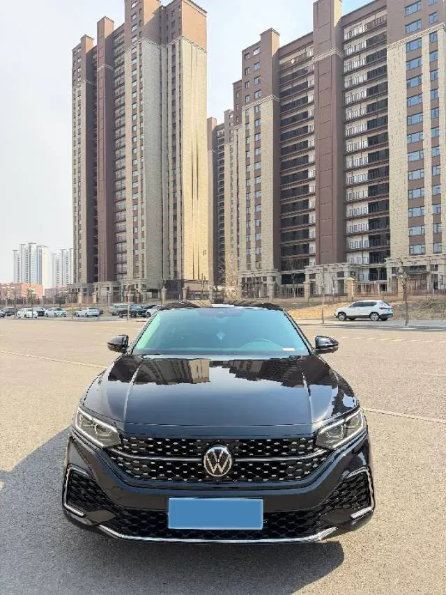 2024 Volkswagen Passat 2.0T 220HP L4 7DCT,autocango,china used car exporter,china ev exporter,chinese used car exporter,chinese used ev exporter