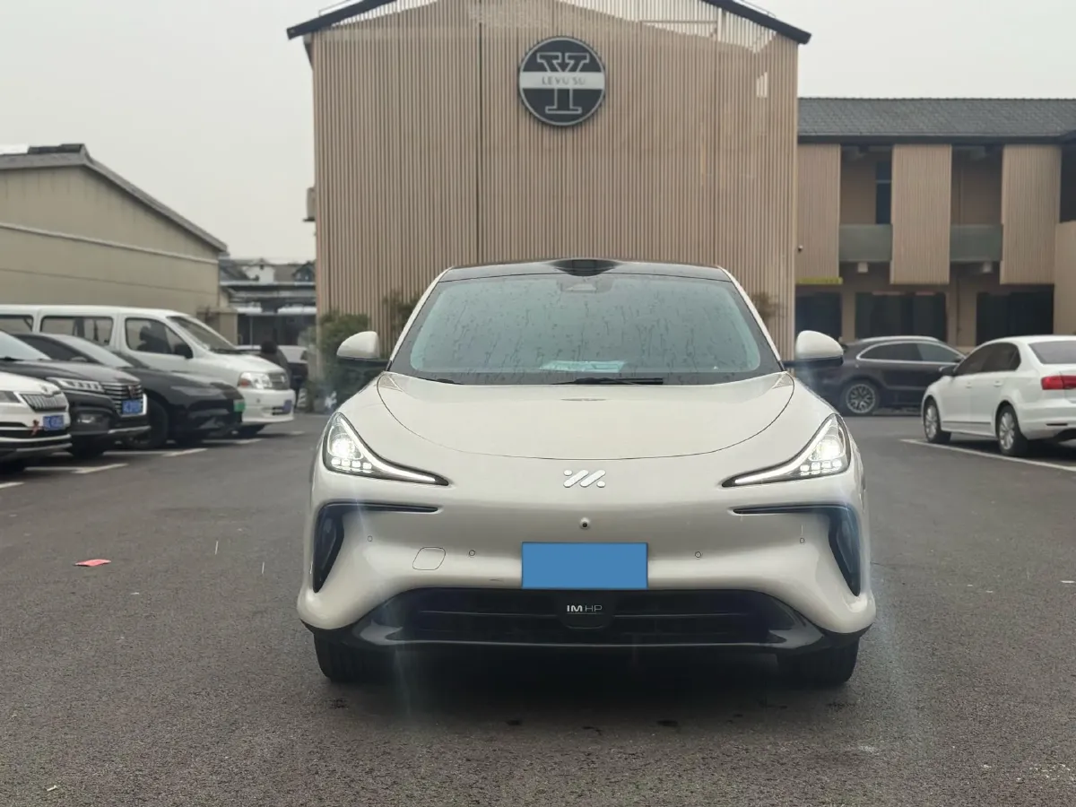 2023 IM LS6 BEV 71KWH,autocango,china used car exporter,china ev exporter,chinese used car exporter,chinese used ev exporter